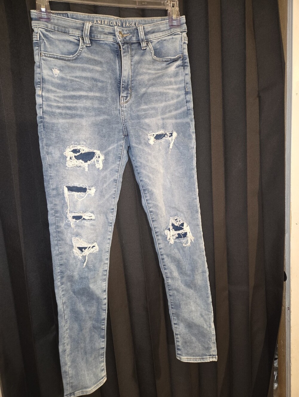 American Eagle Next Level Stretch - Size 8